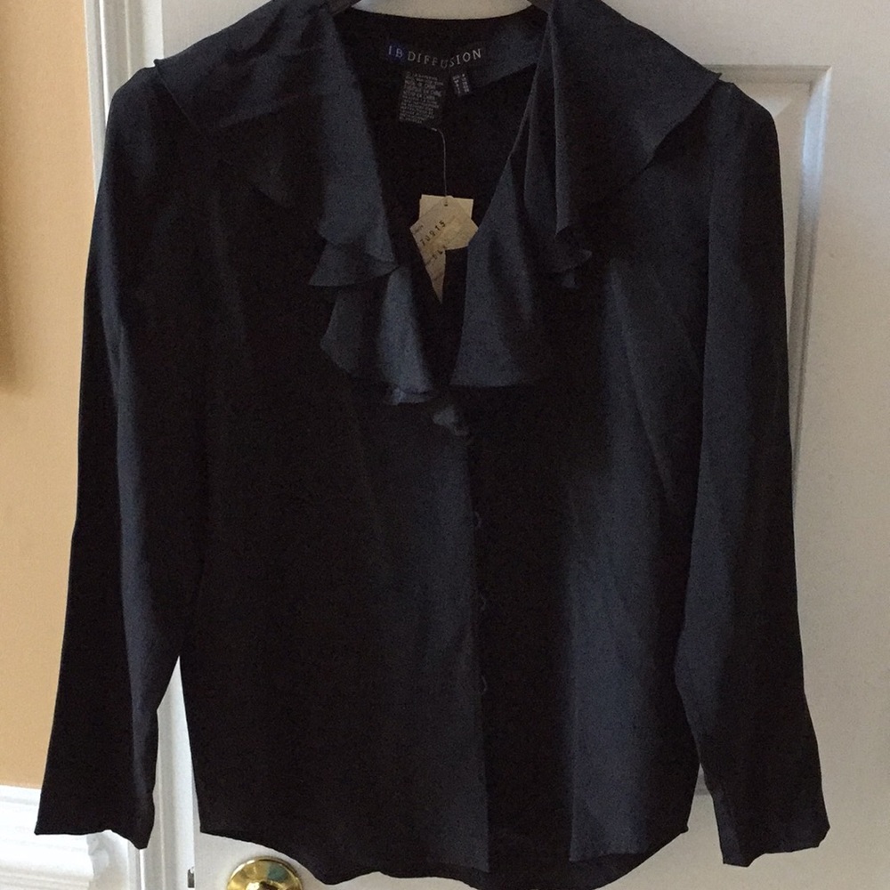 I.B. Diffusion VNeck ruffled 100% silk long sleeve